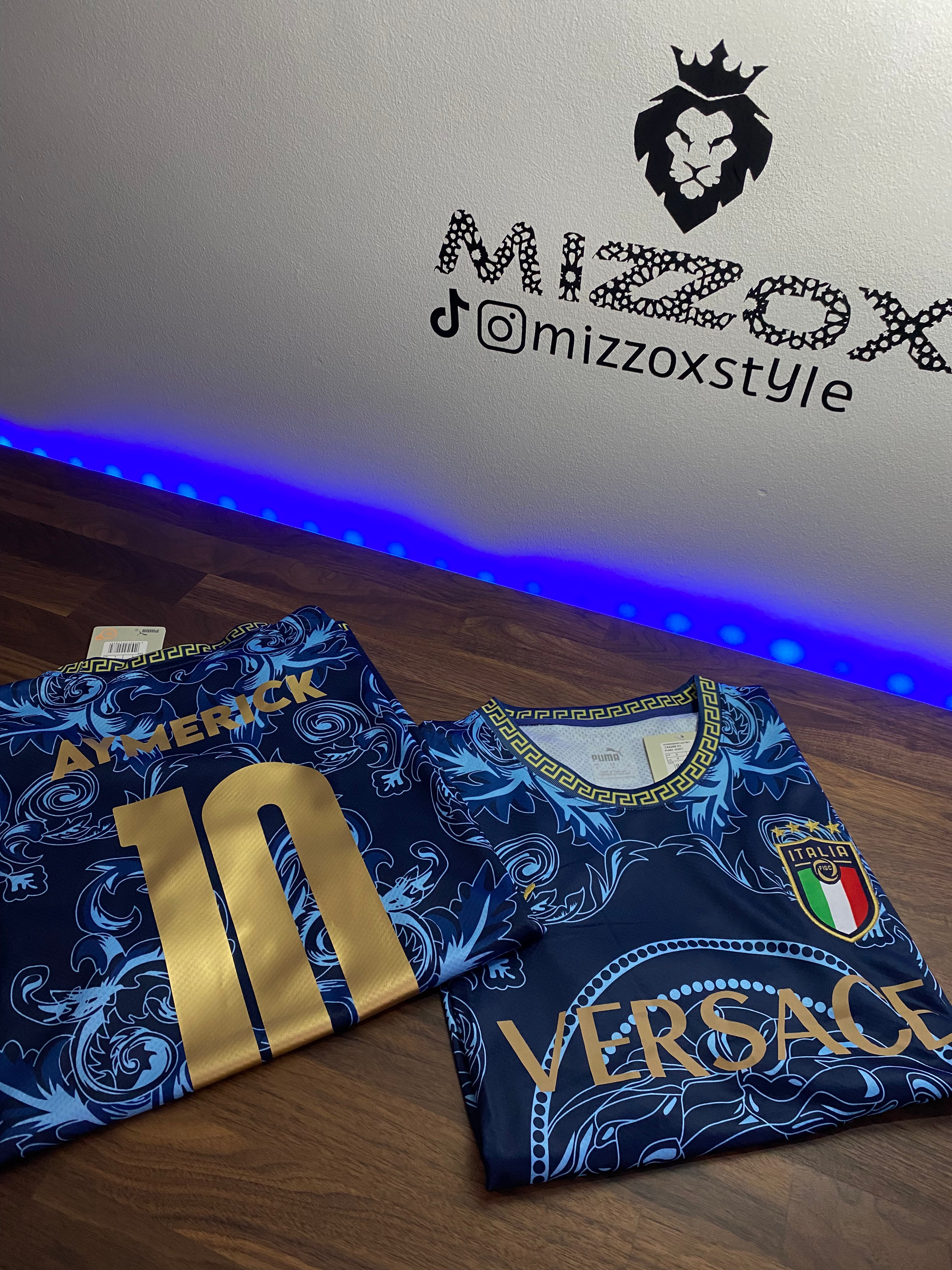 Italy football t-shirt  { for men & women }